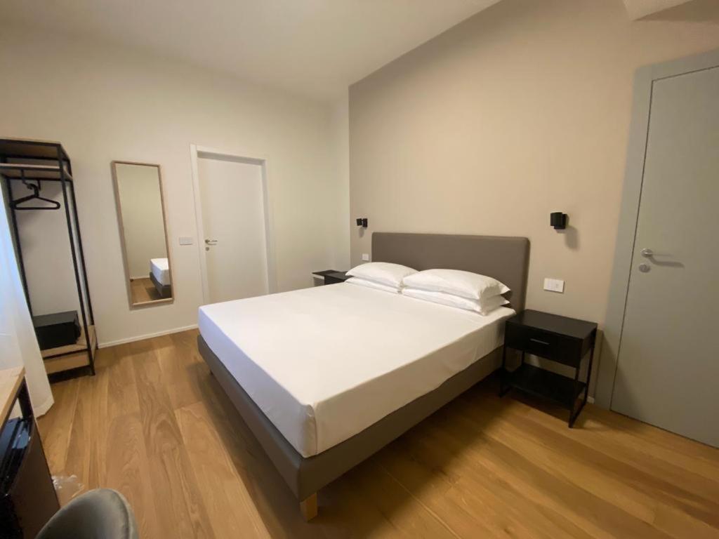 Foresteria Dansi Varese Luaran gambar