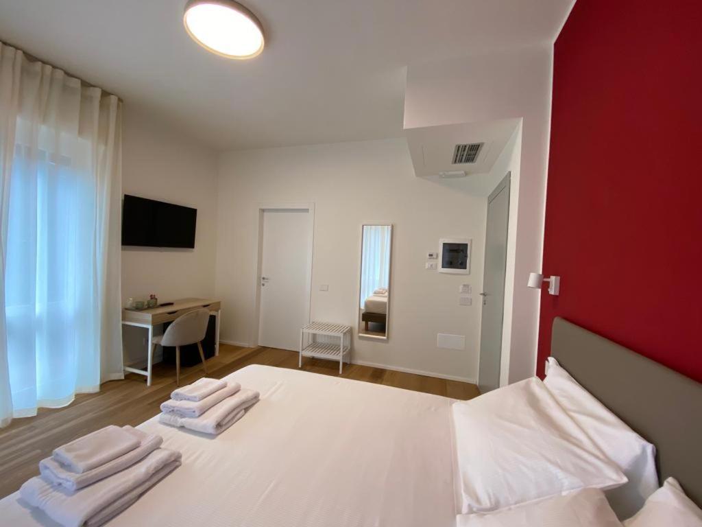Foresteria Dansi Varese Luaran gambar