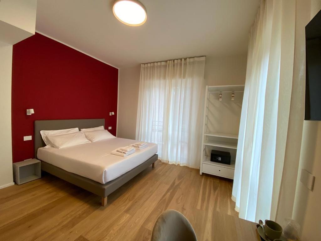 Foresteria Dansi Varese Luaran gambar
